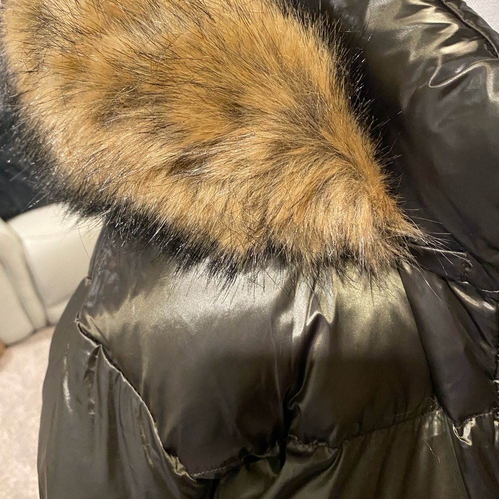 NWT Michael Kors Glossy Olive Puffer Coat with Fur Trim - Picture 4 of 5